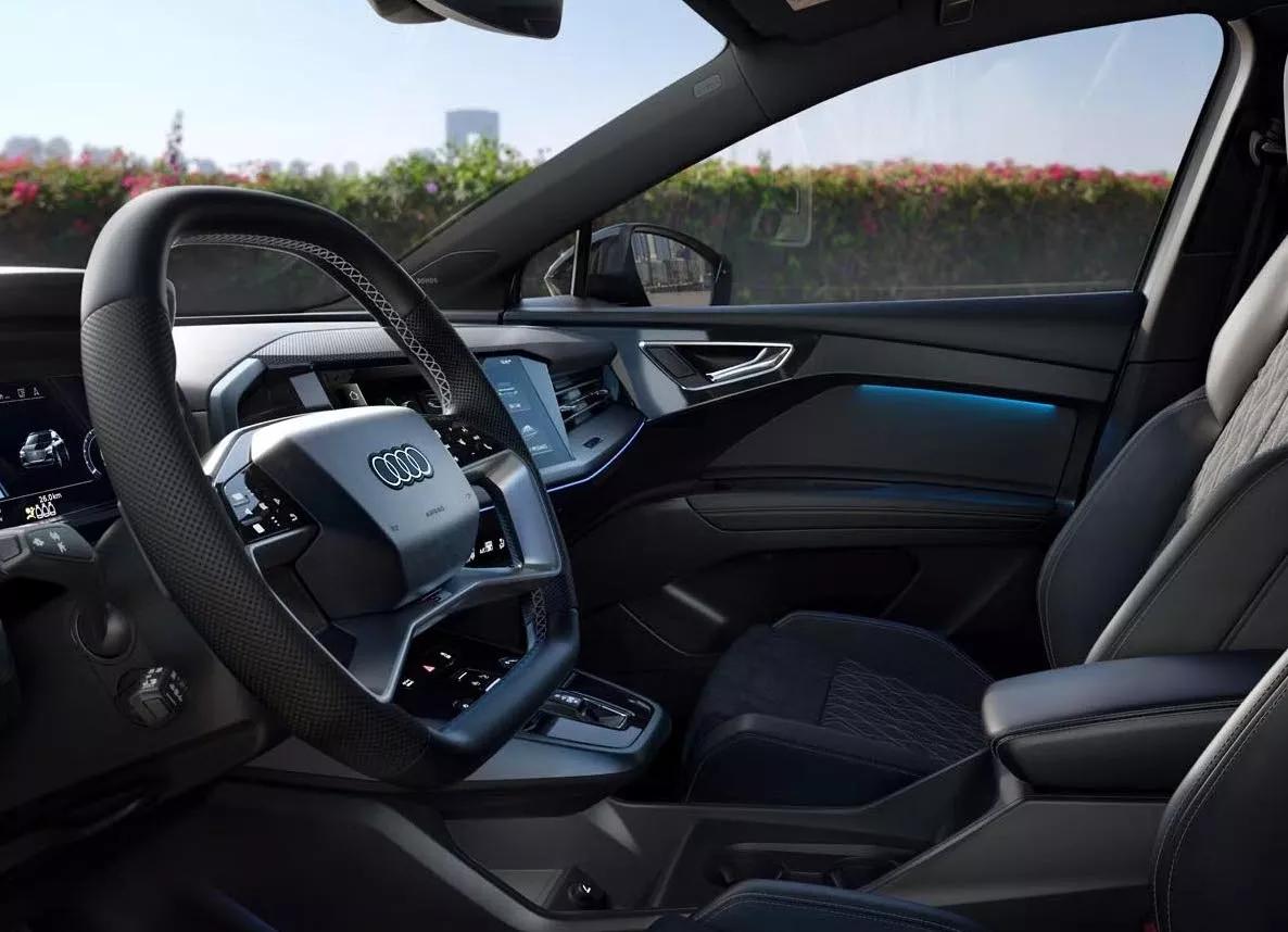Audi Q4 Sportback e-tron interieur met sportieve zetels